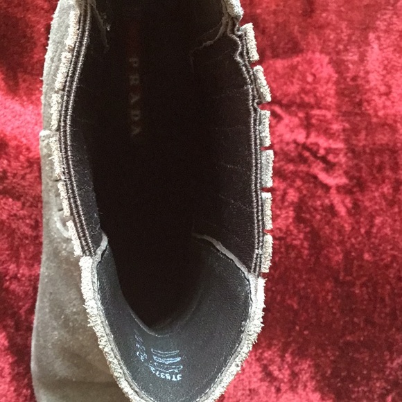 Prada grey suede ankle boots w/rubber crepe heel. - Picture 7 of 7